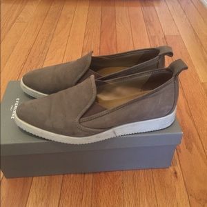 Everlane Street Shoe